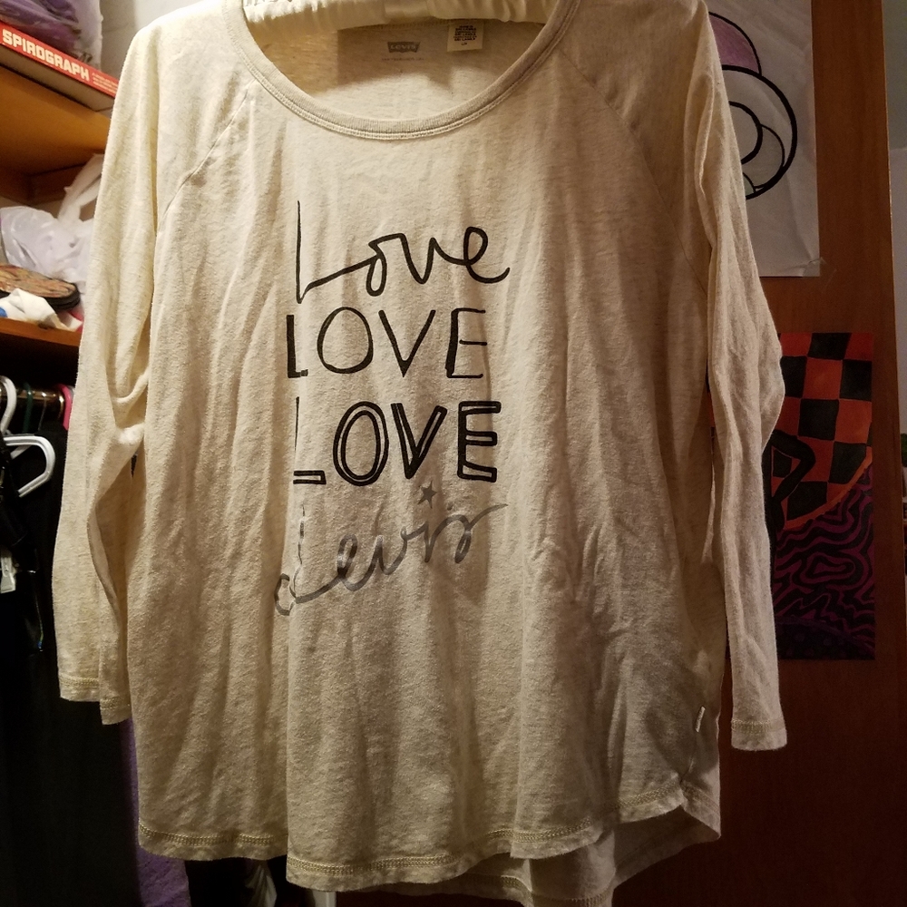 Levi's "Love" print 3/4 sleeve tee